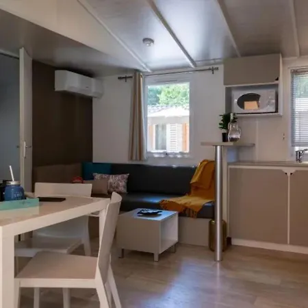 Kemping Mobil-home Confort Pour 6 Personnes - Api-1-52-1606 Agde